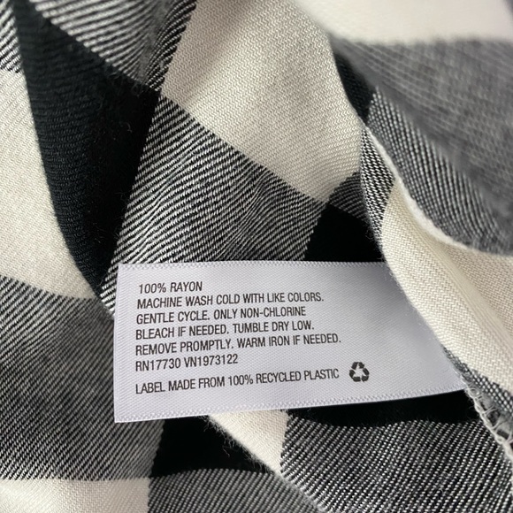 Universal Thread | Henley Flannel Shirt - Picture 4 of 4